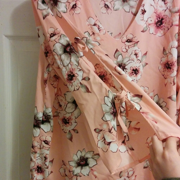 Split tie long sleeve shirt - Picture 3 of 4